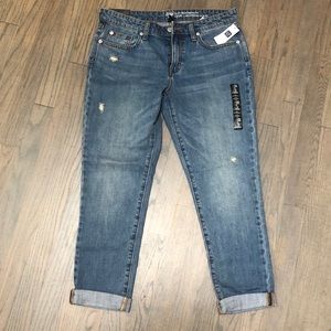 BRAND NEW WITH TAGS GAP Mid rise boyfriend Jeans